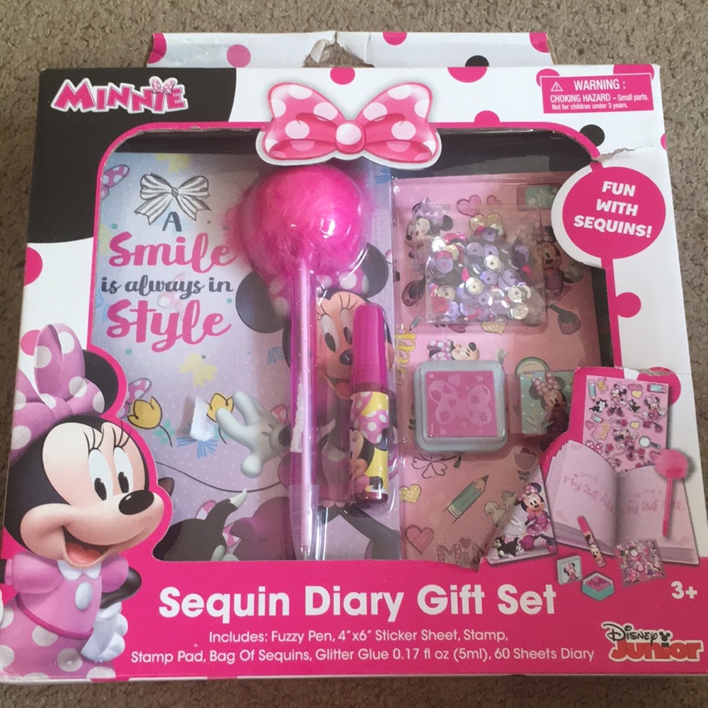 Minnie Mouse Sequin Diary Gift Set